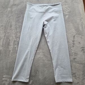 Past Parallel Light Gray High-Waist Capri Leggings Size Medium
